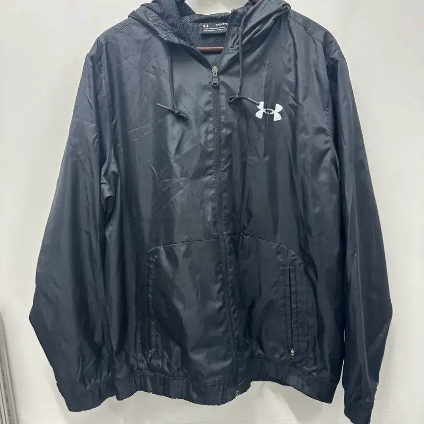 [BUNJANG] Under Armour Black Windbreaker Jacket (Size 110) / [만원 아라비아빈티지]언더아머 블랙 바람막이 자켓 110