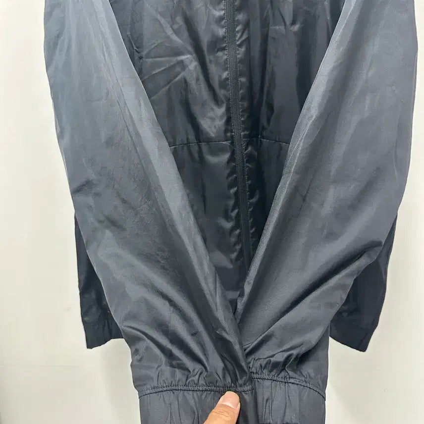 [BUNJANG] Under Armour Black Windbreaker Jacket (Size 110) / [만원 아라비아빈티지]언더아머 블랙 바람막이 자켓 110