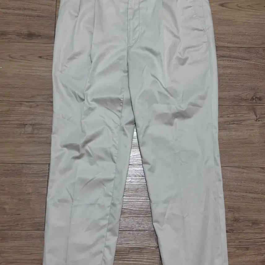 [BUNJANG] Lacoste Classic Two-Tuck Chino Pants Light Beige / (32) 라코스테 클래식 투턱 치노 팬츠 라이트 베이지