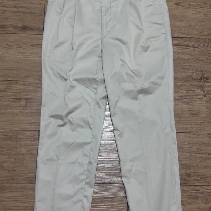 [BUNJANG] Lacoste Classic Two-Tuck Chino Pants Light Beige / (32) 라코스테 클래식 투턱 치노 팬츠 라이트 베이지