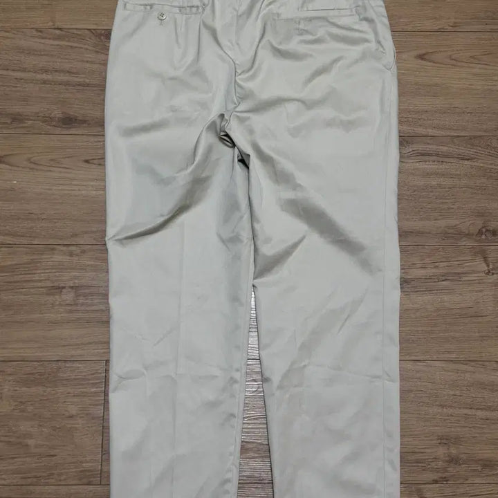 [BUNJANG] Lacoste Classic Two-Tuck Chino Pants Light Beige / (32) 라코스테 클래식 투턱 치노 팬츠 라이트 베이지
