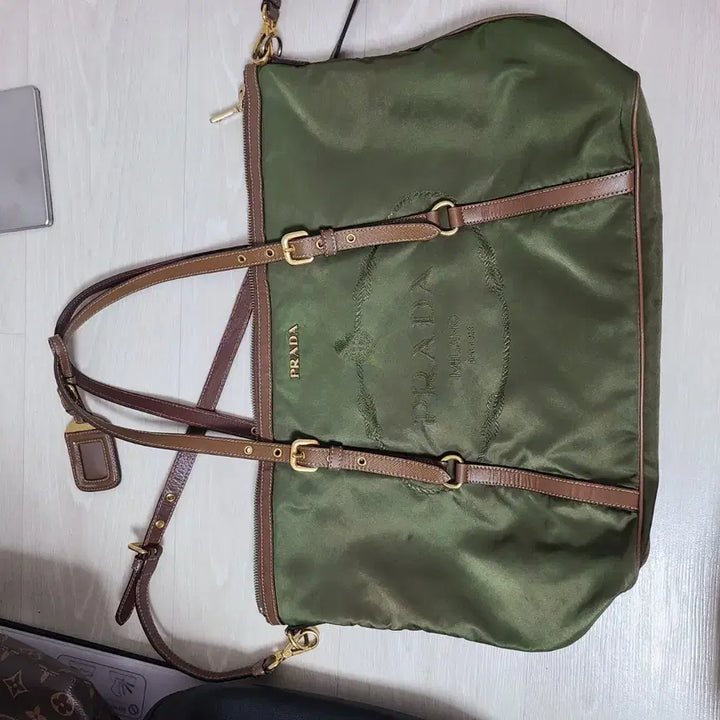 [BUNJANG] Prada Olive Green Shopper Bag / 프라다 올리브그린 쇼퍼백
