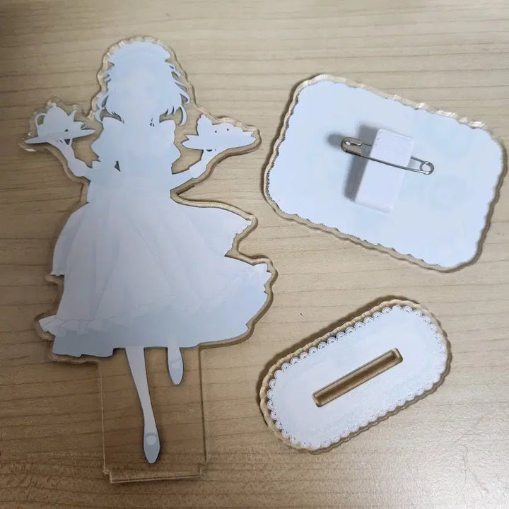 [BUNJANG] Prism Stone Rinne Maid Acrylic Stand &amp; Nameplate Badge Bundle / 프리즘스톤 린네 스이파라 아크릴, 명찰뱃지 일괄 판매합니다. (가격내림x