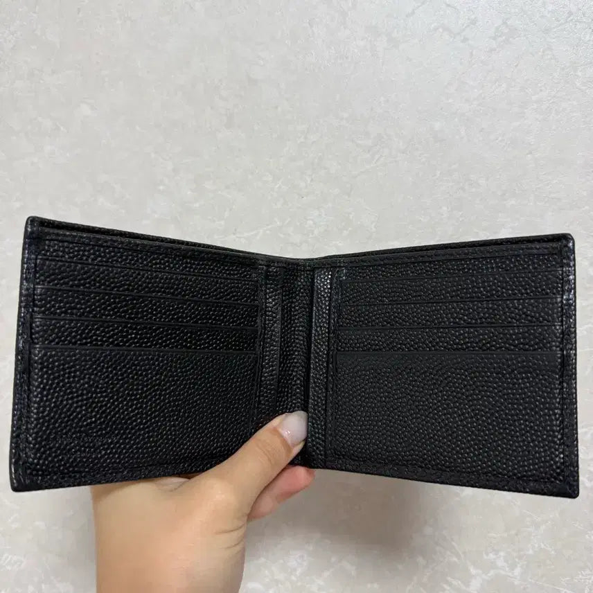 [BUNJANG] Salvatore Ferragamo Gancini Bi-fold Wallet Black / 페레가모 간치니 반지갑 남성 지갑 블랙