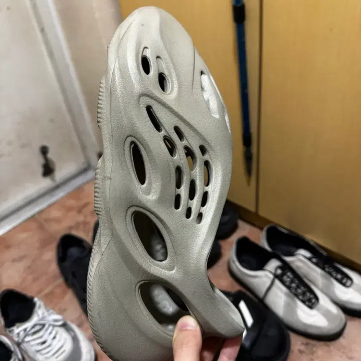 [BUNJANG] Adidas Yeezy Foam Runner Stone Salt (285mm) / 이지폼러너 스톤솔트 285