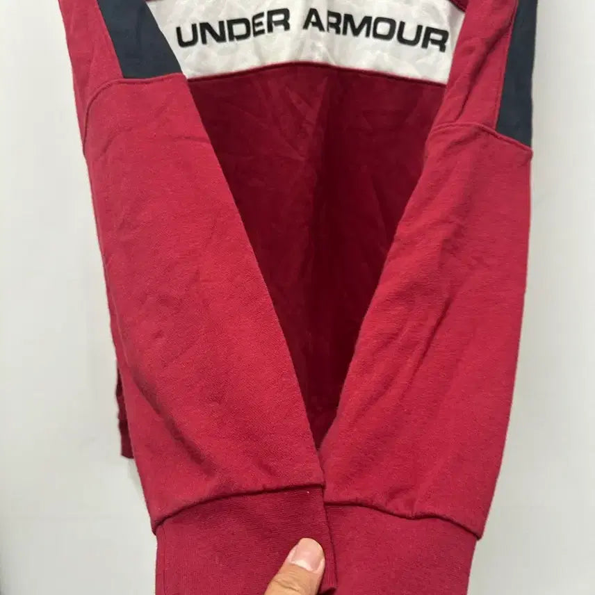 [BUNJANG] Under Armour Sweatshirt Size 110 / [만원 아라비아빈티지]언더아머 맨투맨 110