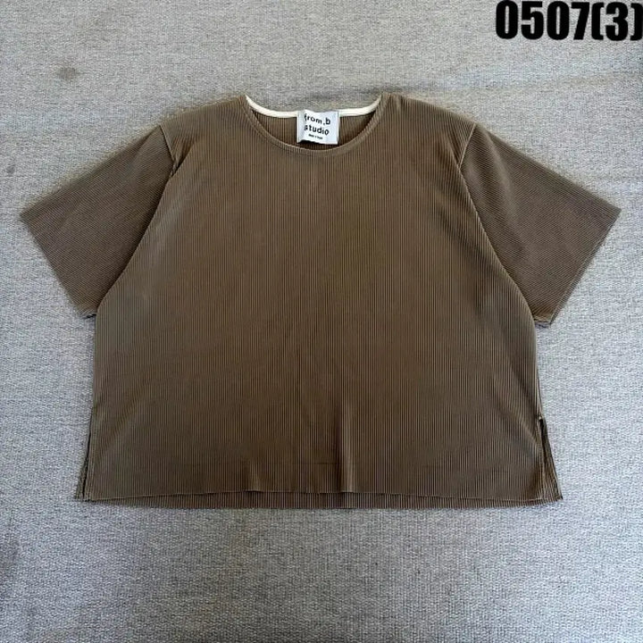 [BUNJANG] from.b studio Pleated Short Sleeve T-Shirt / from.b studio 플리츠 반팔 티셔츠 0507