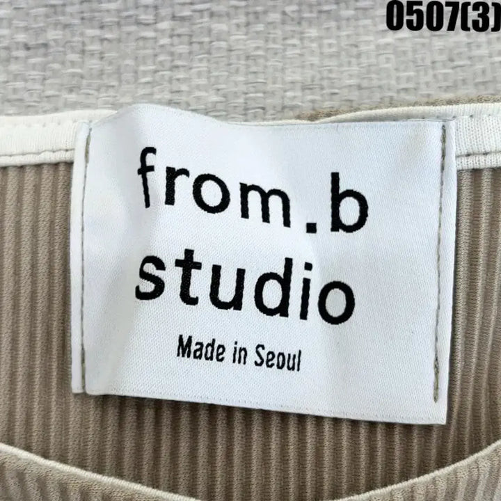 [BUNJANG] from.b studio Pleated Short Sleeve T-Shirt / from.b studio 플리츠 반팔 티셔츠 0507