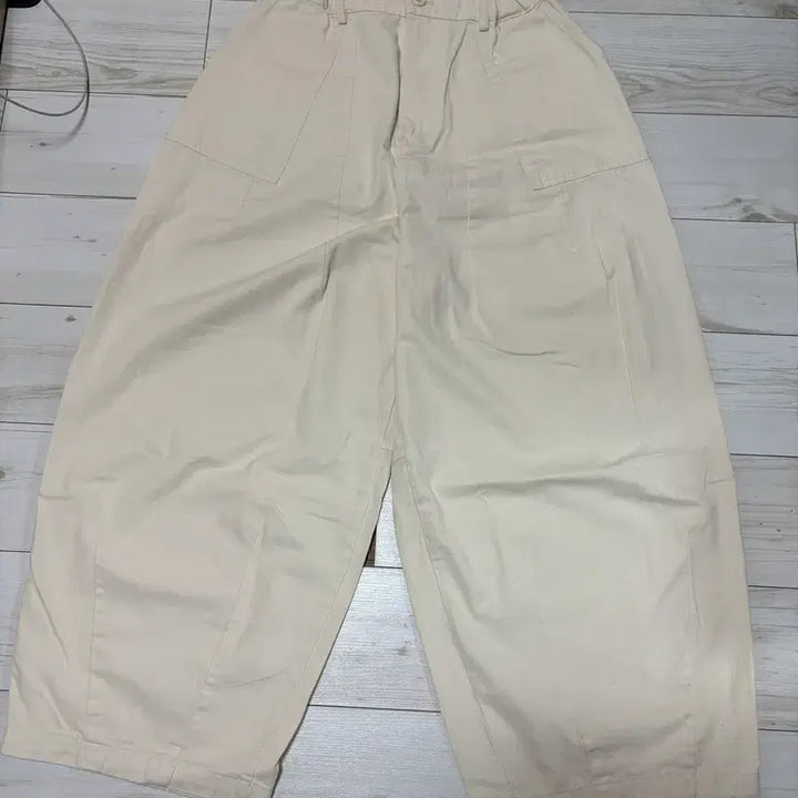 [BUNJANG] Prison Works Twill Balloon Pants Ivory XL / 프리즘웍스 트윌벌룬팬츠 아이보리 XL