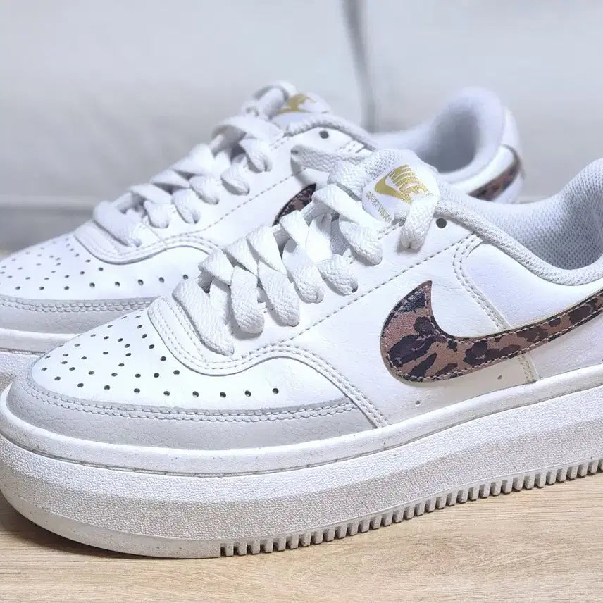 [BUNJANG] Nike Court Vision Alta Leopard Swoosh Sneakers / 나이키 코트 비전 알타 레오파드 스우시 235mm