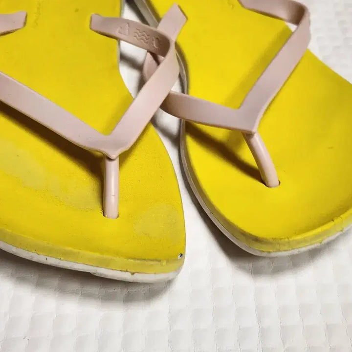 [BUNJANG] Melissa Ipanema Thong Sandals Yellow/Pink Size 250 / 멜리사 이파네마 쪼리 샌들 옐로우/핑크 250