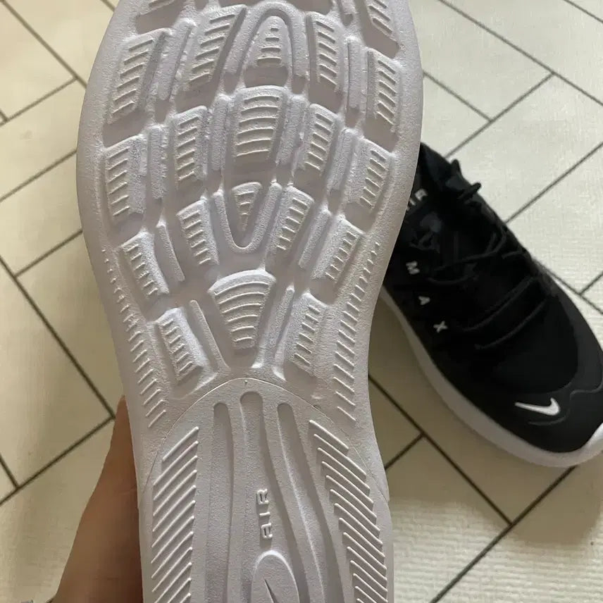 [BUNJANG] Nike Air Max Axis Black Sneakers / 나이키 에어맥스 엑시스 블랙