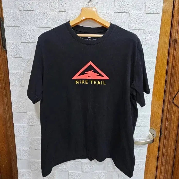 [BUNJANG] Nike Trail Running Short Sleeve T-Shirt Black / 나이키 트레일 반팔 티셔츠 블랙
