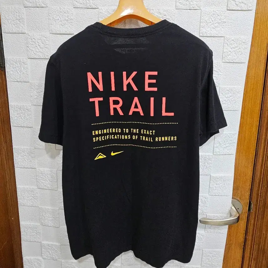 [BUNJANG] Nike Trail Running Short Sleeve T-Shirt Black / 나이키 트레일 반팔 티셔츠 블랙