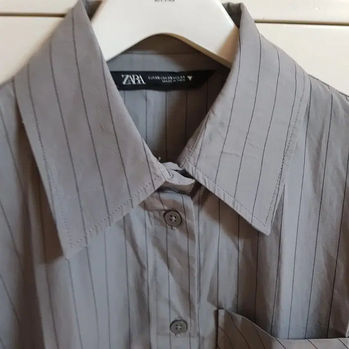 [BUNJANG] ZARA Striped Cropped Shirt Size 55 / 자라 셔츠/55