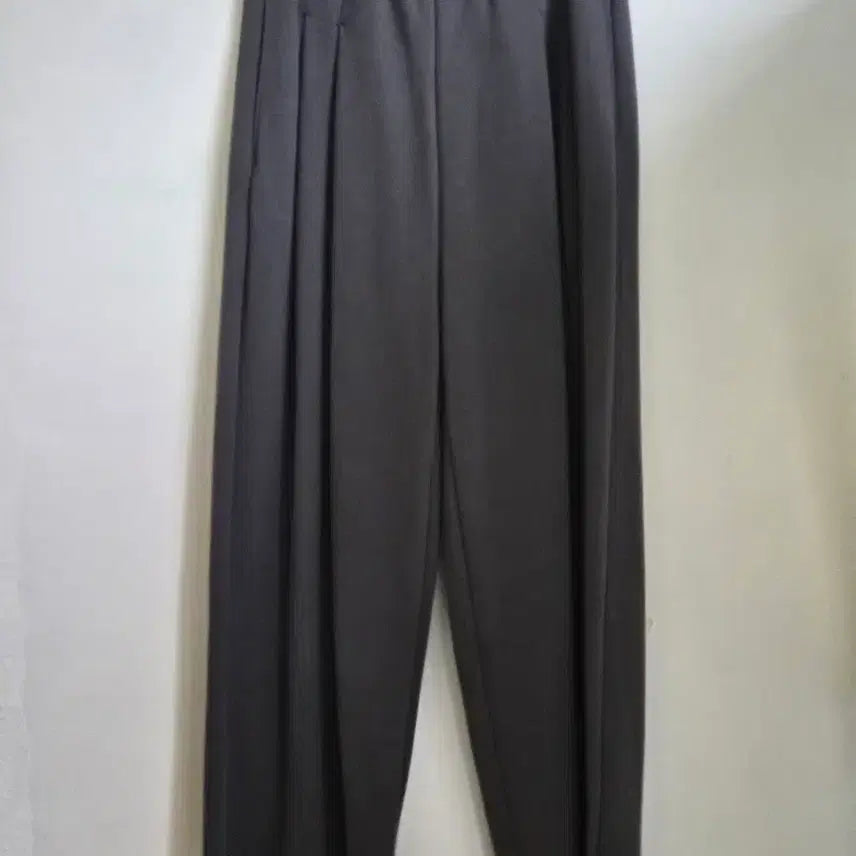 [BUNJANG] Musinsa Double Knit Two-Tuck Wide Sweatpants Dark Grey M / 무신사 더블 니트 투 턱 와이드 스웨트 팬츠 다크 그레이  M