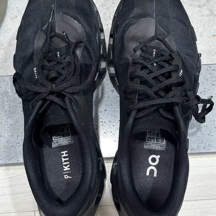 [BUNJANG] On Running x KISS K-Tech 1 Black Sneakers / 온 러닝 x 키스 K-테크 1 블랙 275