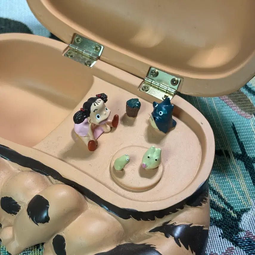 [BUNJANG] Studio Ghibli My Neighbor Totoro Catbus Ceramic Figure / [지브리] 이웃집토토로 네코버스 도자기 피규어(정품X)