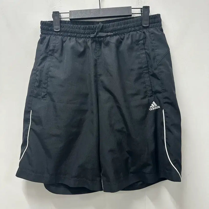 [BUNJANG] Adidas Black Training Shorts L / [만원 아라비아빈티지]아디다스 블랙 반바지 트레이닝복 L