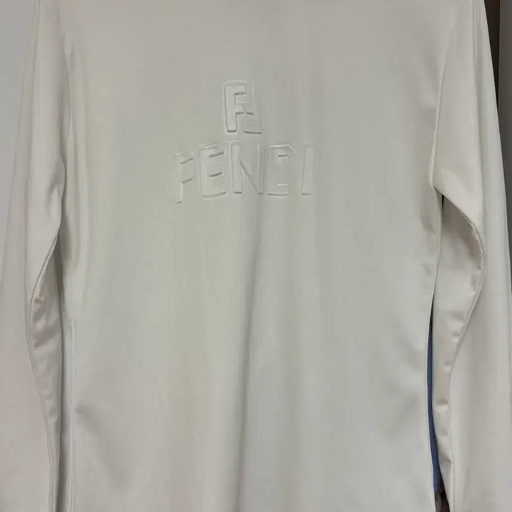 [BUNJANG] Fendi Logo Print Long Sleeve T-Shirt White / 펜디 로고 프린트 긴팔 티셔츠 화이트