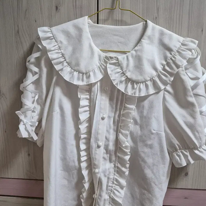 [SOLD OUT] 디마럽 로즈 토끼귀 반팔 블라우스