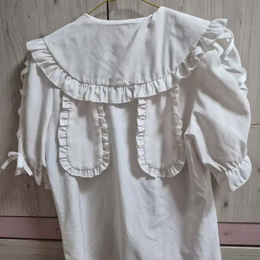 [SOLD OUT] 디마럽 로즈 토끼귀 반팔 블라우스