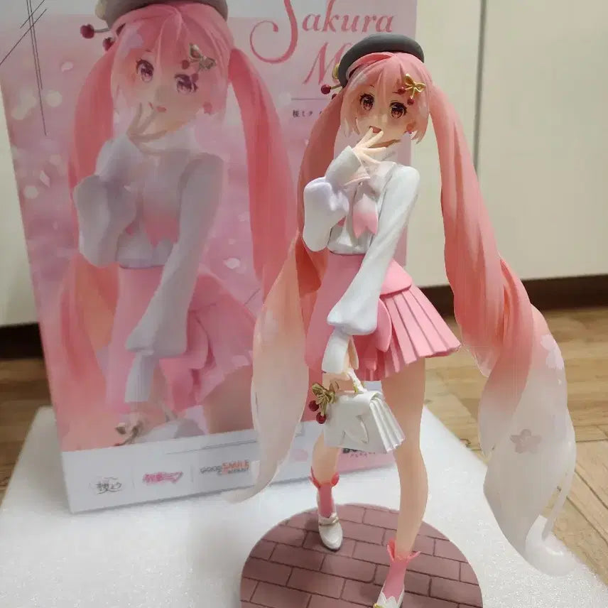 [BUNJANG] Good Smile Company Pop Parade Sakura Miku Hanami Outfit Version / 굿스마일컴퍼니 팝업퍼레이드 사쿠라 미쿠 꽃놀이 의상 버전