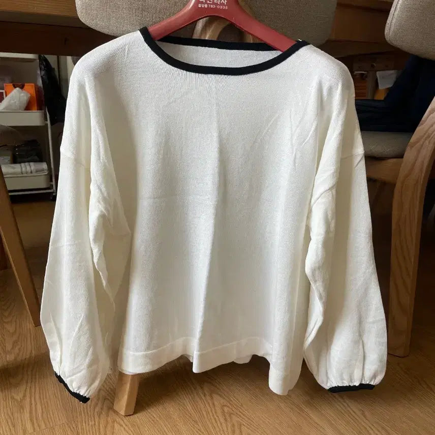 [BUNJANG] Colorblock Long Sleeve Knit T-Shirt / 배색 긴팔 니트 티셔츠