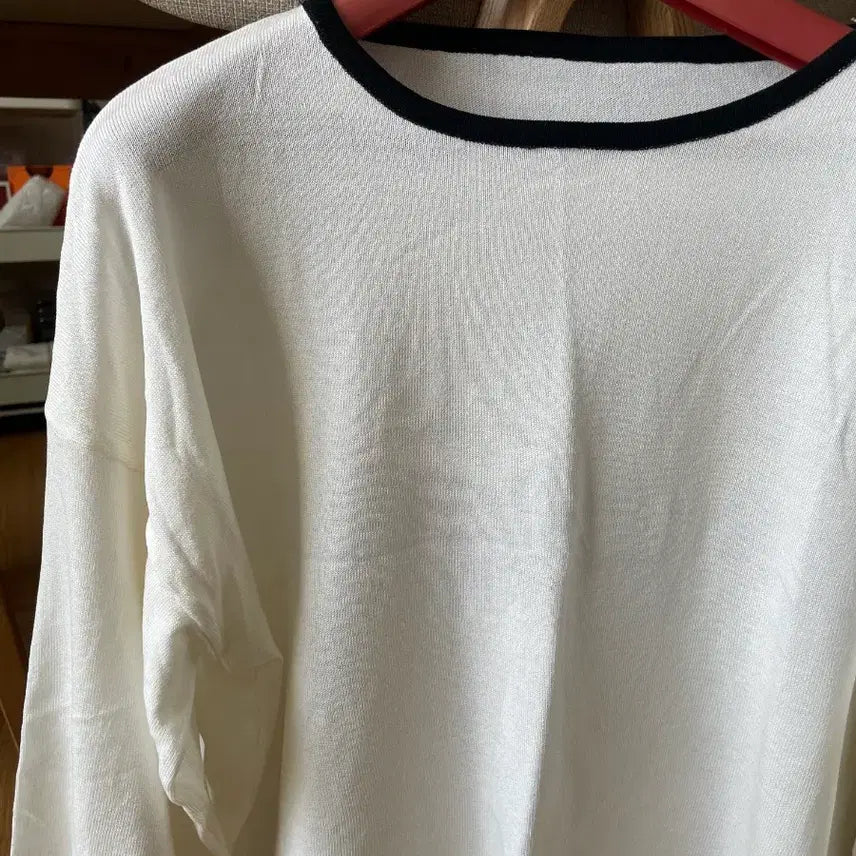 [BUNJANG] Colorblock Long Sleeve Knit T-Shirt / 배색 긴팔 니트 티셔츠