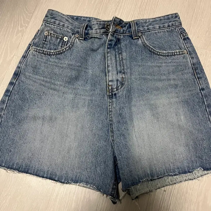 [SOLD OUT] 데님반바지(미듐,새상품)