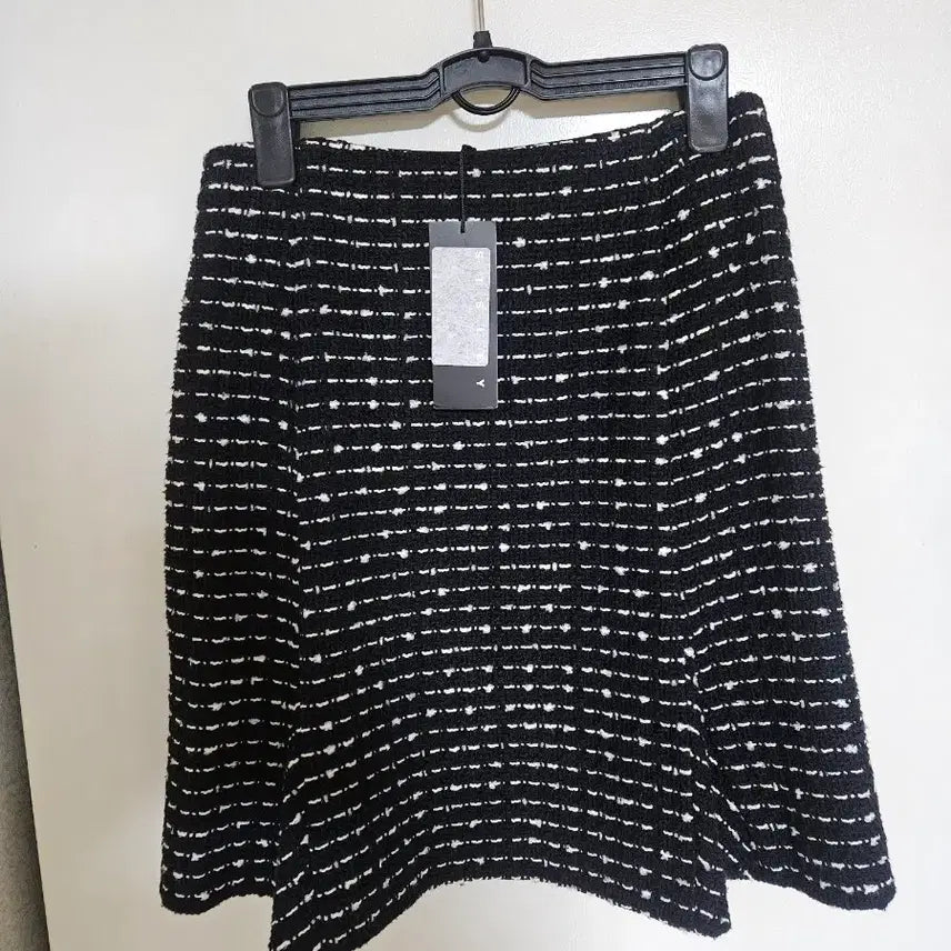 [BUNJANG] Sisley Tweed Skirt (New with Tags) / 시슬리 트위드 스커트 치마(택있는 새상품)