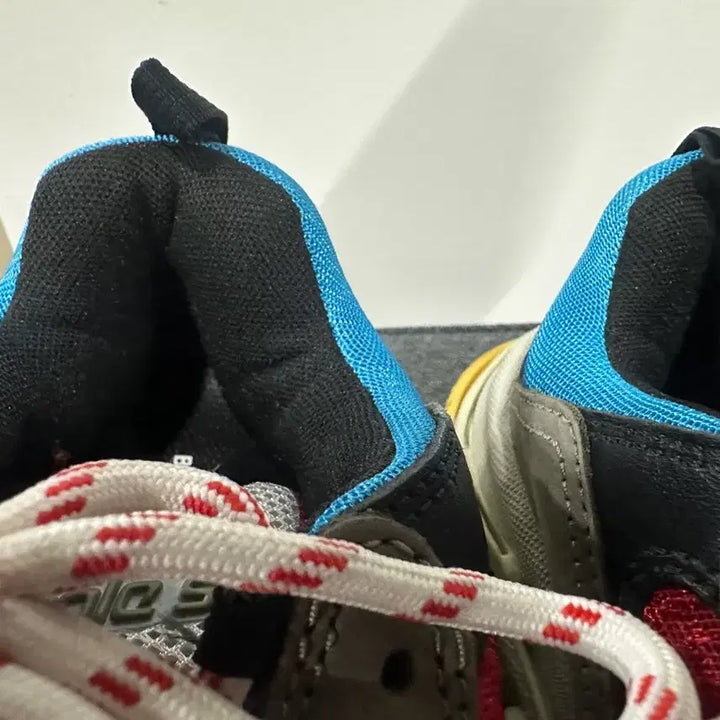 [BUNJANG] Balenciaga Triple S Multi Color Sneakers Size 40 / 발렌시아가 트리플S 멀티 40사이즈 스니커즈