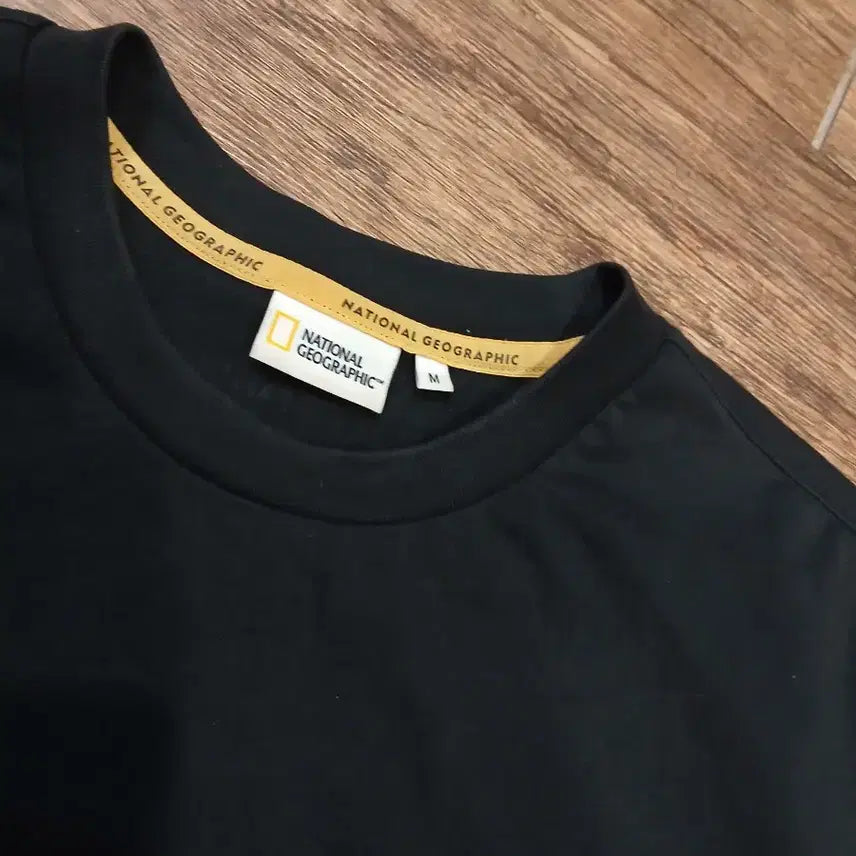 [BUNJANG] National Geographic Black Short Sleeve T-Shirt / 내셔널지오그래픽 검정 반팔 티셔츠