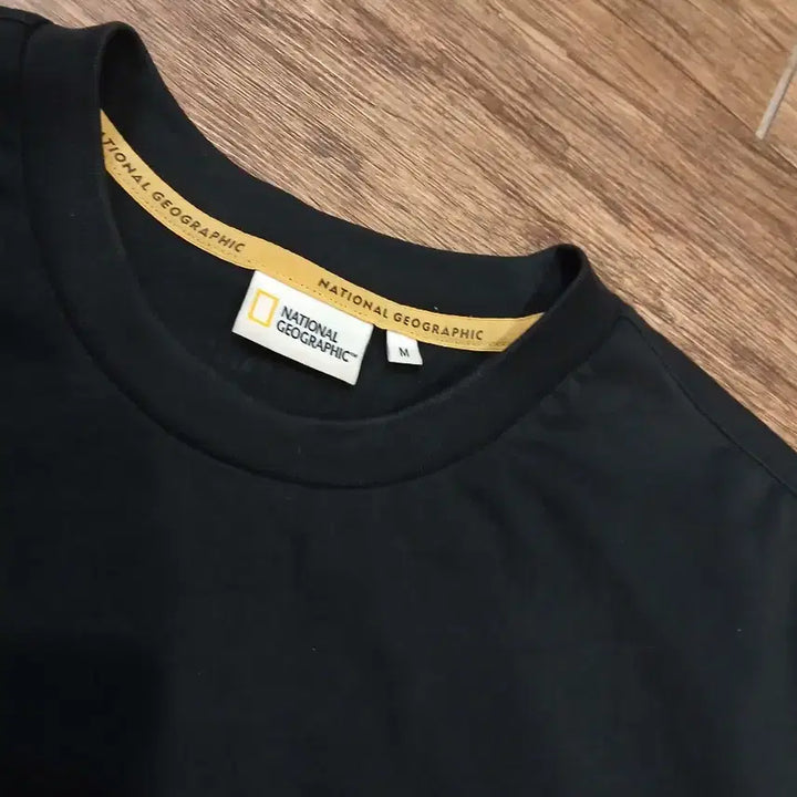 [BUNJANG] National Geographic Black Short Sleeve T-Shirt / 내셔널지오그래픽 검정 반팔 티셔츠