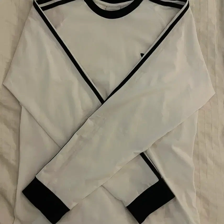 [BUNJANG] Adidas Unisex Long Sleeve T-Shirt / 아디다스 남녀공용 롱슬리브 티