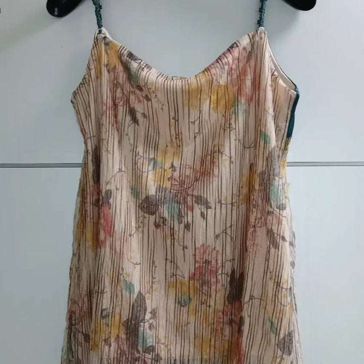 [BUNJANG] Flower Oriental Sleeveless Top with Lace Detail / 플라워오리엔탈나시