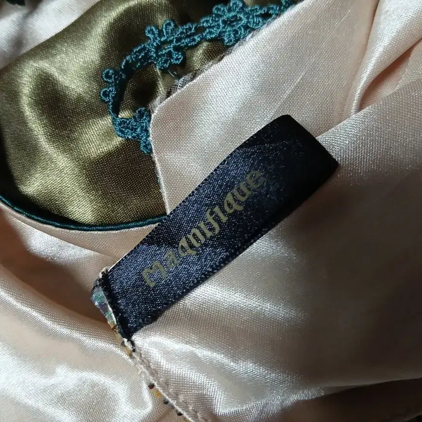 [BUNJANG] Flower Oriental Sleeveless Top with Lace Detail / 플라워오리엔탈나시