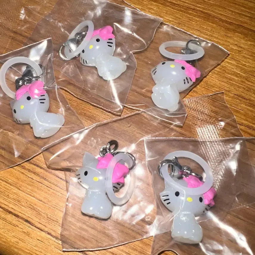 [BUNJANG] Sanrio Characters Charmmy Kitty Mesiru Sign Mascot Keyring Gacha Kitty Hello Kitty / 산리오 캐릭터즈 챠미키티 메지루시 마스코트 키링 가챠 키티 헬로키티