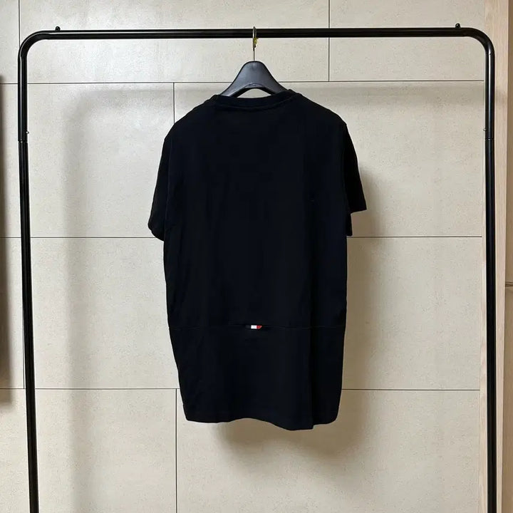 [BUNJANG] Moncler Black Logo T-Shirt / 몽클레어 블랙로고 반팔
