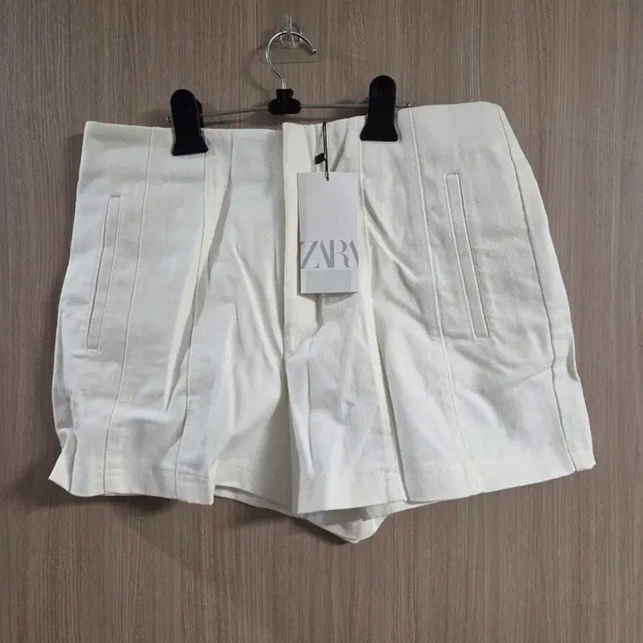 [BUNJANG] ZARA White Pintuck Shorts L / 자라 ZARA 화이트 반바지