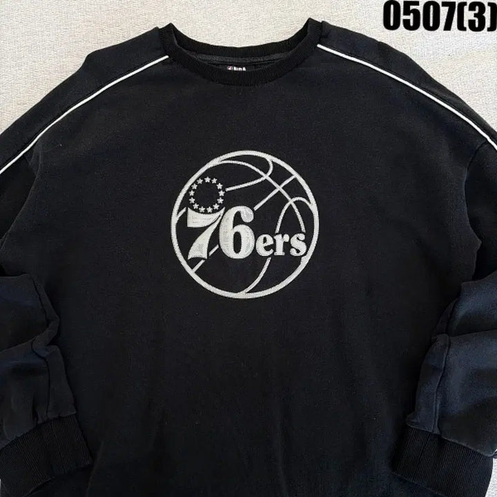 [BUNJANG] NBA 76ers Black Fleece Sweatshirt Size S / NBA 76ers 기모 맨투맨 블랙 S 0507