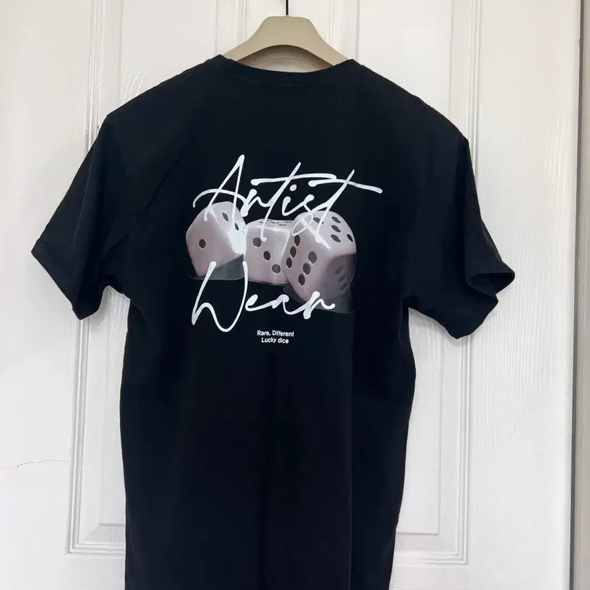 [BUNJANG] Artist Wear Black Short-Sleeve T-Shirt / Artist Wear 검정 반팔 티셔츠
