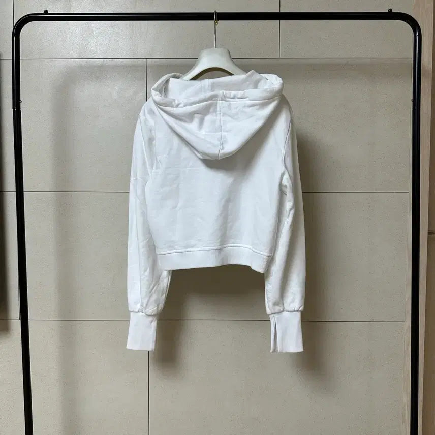 [BUNJANG] Fendi FF Roma Cropped Hoodie / 펜디 FF 로마 크롭 후드티