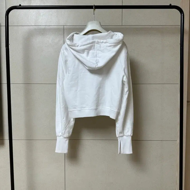 [BUNJANG] Fendi FF Roma Cropped Hoodie / 펜디 FF 로마 크롭 후드티