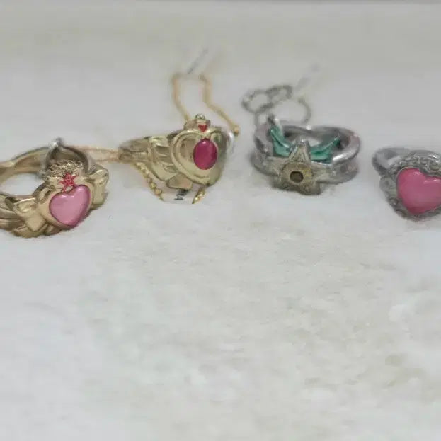 [BUNJANG] Sailor Moon Diecast Ring Charm Gacha Set (6 Types) / 세일러문 다이캐스트 링 챰 가챠 6종 세트