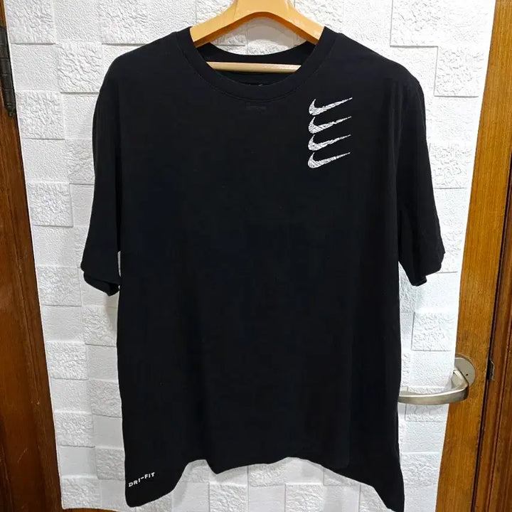 [BUNJANG] Nike Dri-FIT Black Short Sleeve T-Shirt / 나이키 드라이핏 블랙 반팔 티셔츠