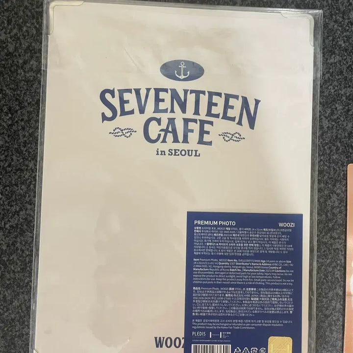 [BUNJANG] SEVENTEEN Woozi Cafe Premium Photo &amp; YMMD Lenticular / 세븐틴 우지 카페 프리미엄 포토 및 YMMD 렌티큘러