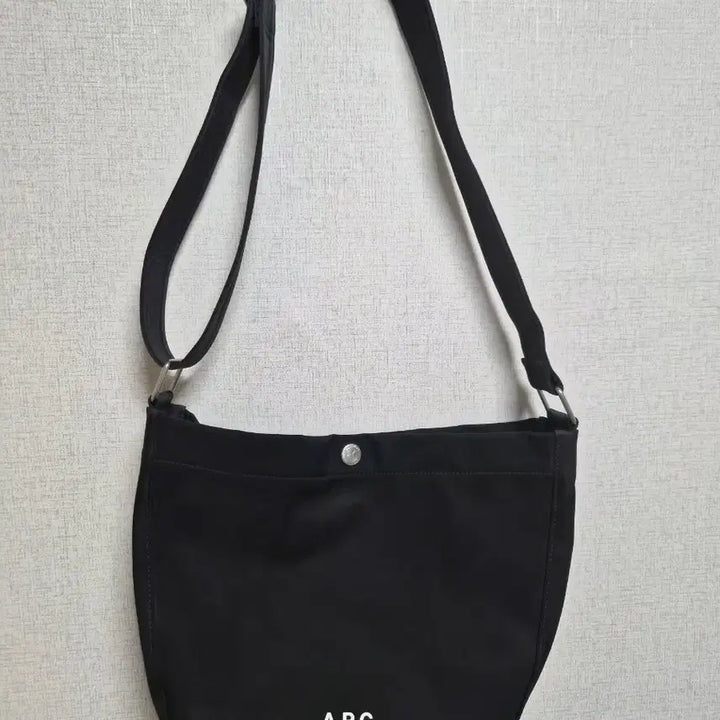 [BUNJANG] A.P.C. Black Small Crossbody Shoulder Bag / APC 아페쎄 블랙 스몰 크로스바디 숄더백