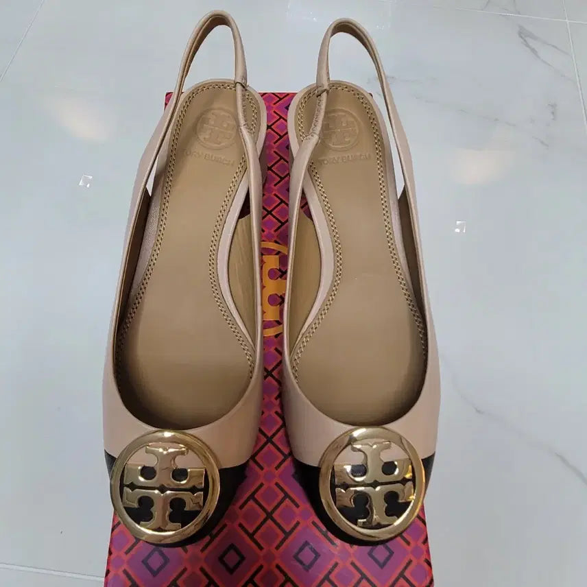 [BUNJANG] Tory Burch Two-Tone Sandals (US 5 / 225mm) / 새제품 토리버치 225사이즈(US 5사이즈)투톤 샌들 구두 단화