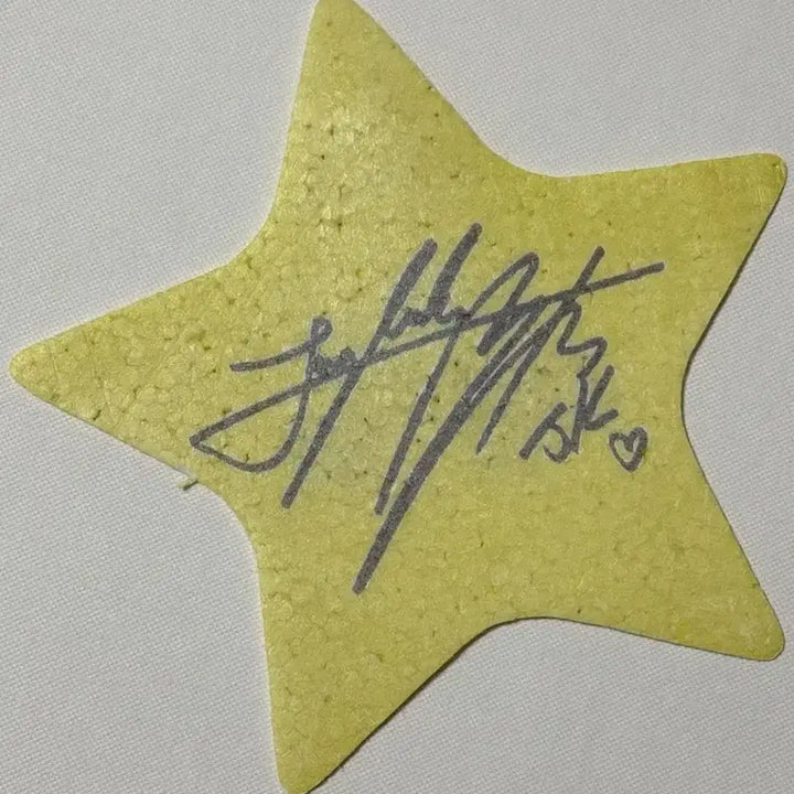 [BUNJANG] BTS Jungkook Japan Fanmeeting Muster Autograph Star Confetti / 방탄 정국 일본 팬미팅 머스터 싸인 별 친필 콘서트 컨페티 희귀